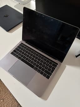 MacBook Pro 13”