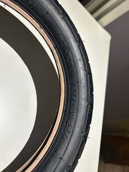 Däck till barnvagn och barn cykel