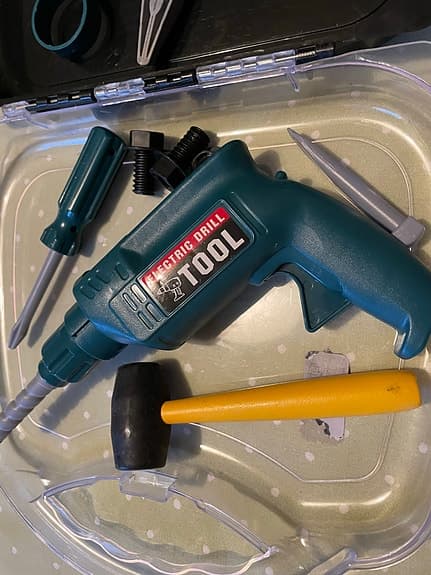 Leksaksverktyg set med elektrisk borrmaskin och tång