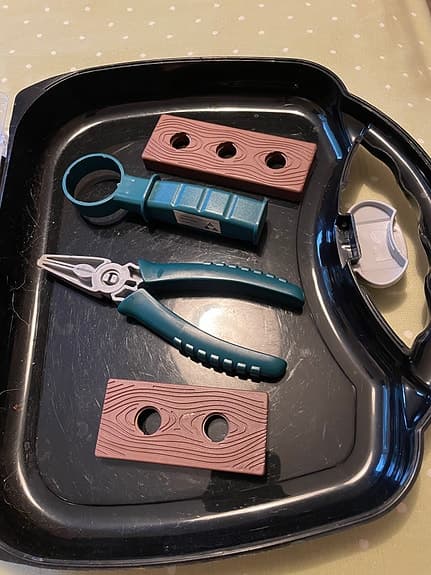 Leksaksverktyg set med elektrisk borrmaskin och tång