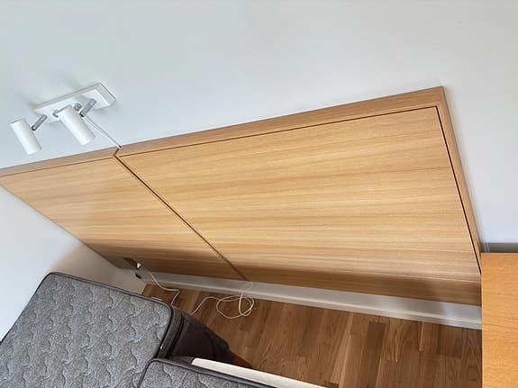 lyxig Svensktillverkad ramsäng 90x200 med bäddmaddrass, 2 st