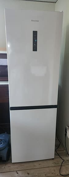 Hisense kombiskåp kyl och frys vit