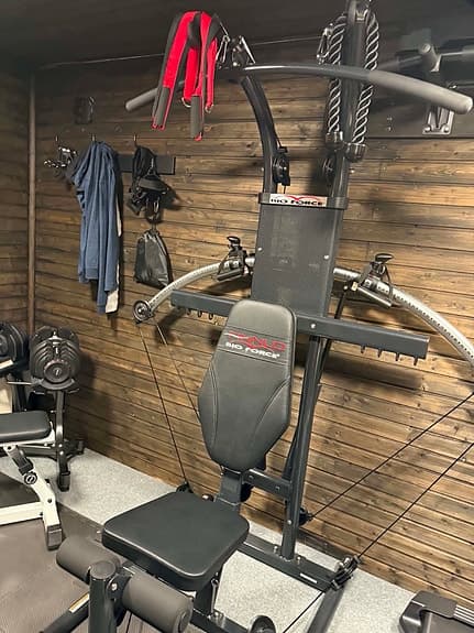 löpband, multigym, bänkpress