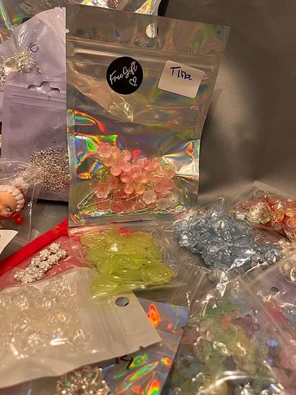 Pärlor och smyckesdelar blandat paket