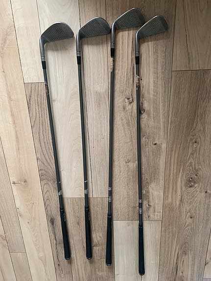 Wilson järnklubbor med Golf Pride-grepp