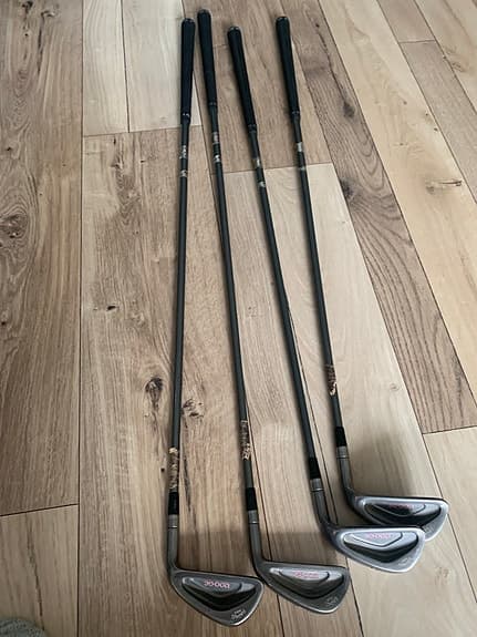 Wilson järnklubbor med Golf Pride-grepp