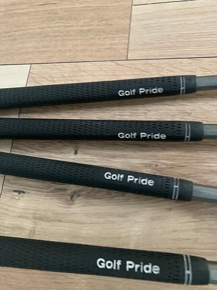 Wilson järnklubbor med Golf Pride-grepp