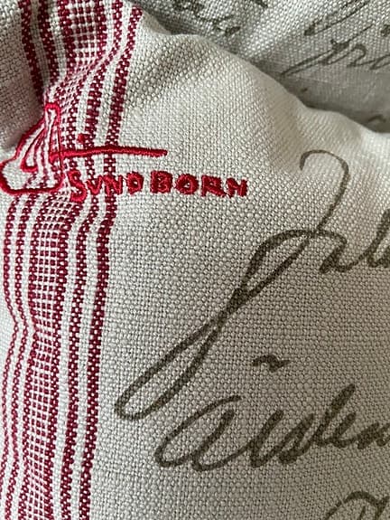 Åhléns Home kuddfodral / kuddar med textmönster