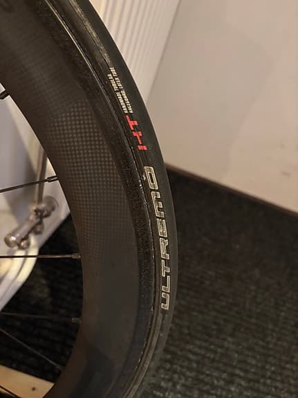 Högprofil kolfiberhjul FFWD f6r limited