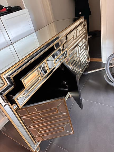 Spegelbyrå / sideboard kvalitetsmöbel