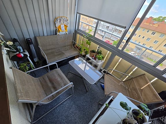 loungegrupp, 2 fåtöljer, en 2 tvåsits soffa och glasbord