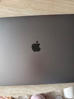 Apple MacBook Pro 16 tum space gray laptop