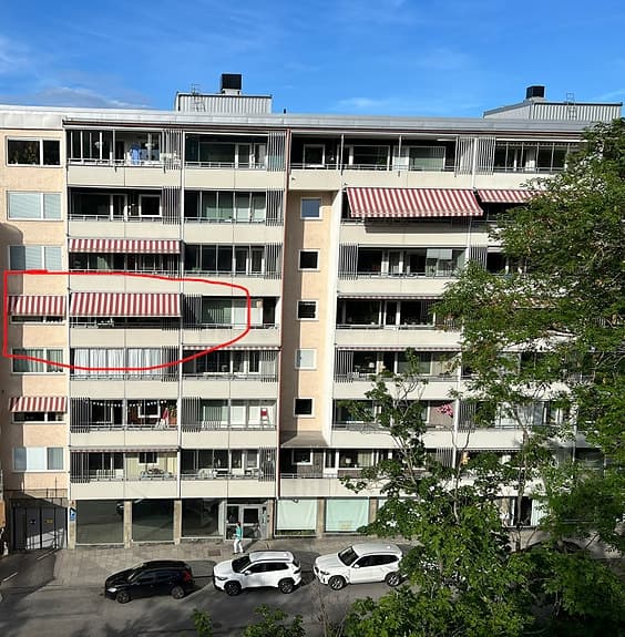 Markis randig röd/vit till balkong