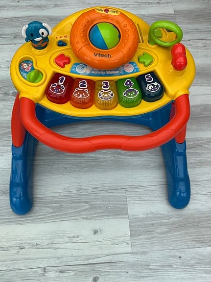 Gåvagn/Aktivitetscenter - Play & Learn