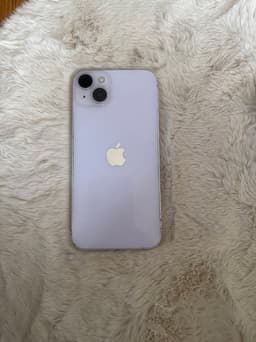 iPhone 14 Plus lila