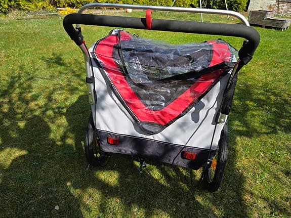 Cykelvagn röd/svart med två sittplatser