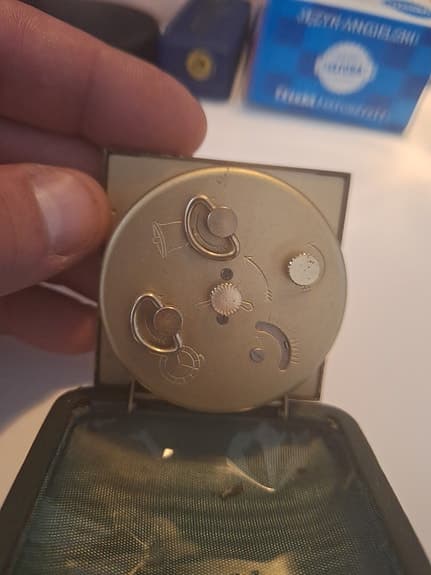 Oris reseväckarklocka grön