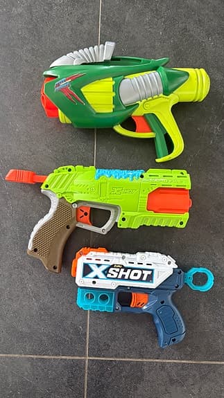 Nerf leksakspistoler / dartblasters paket
