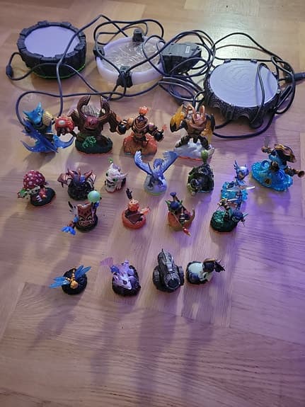 Skylanders figurer och portaler