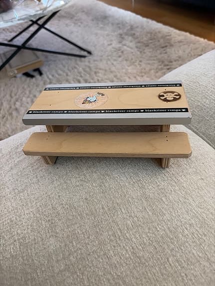 Blackriver fingerboard-bänk i trä