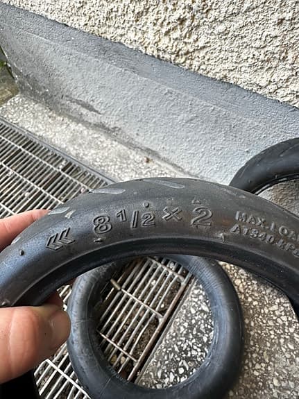 2 två st och en slang Däck 8 1,5 x 2 till elscooter / sparkcykel