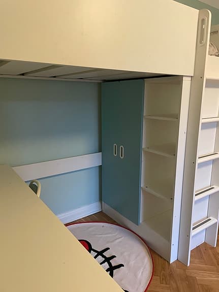 IKEA loftsäng småstad med skrivbord och garderob