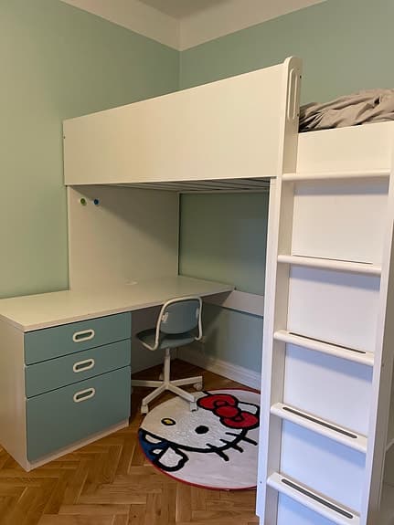 IKEA loftsäng småstad med skrivbord och garderob