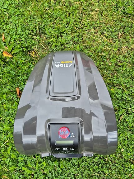 Stiga Autoclip robotgräsklippare grå