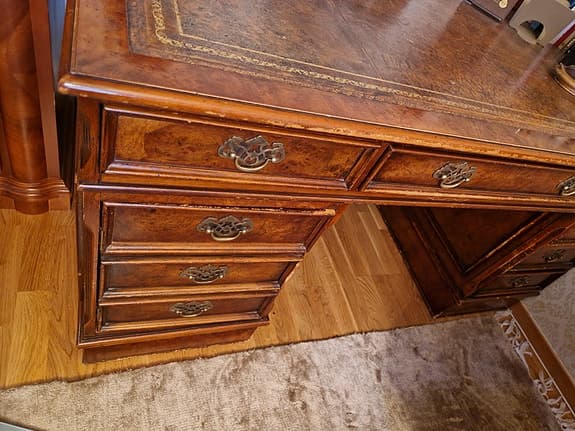George Henscher/ idegran skrivbord