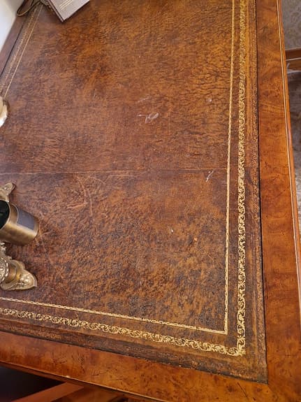 George Henscher/ idegran skrivbord