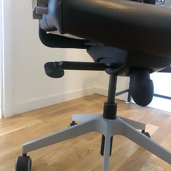 IKEA MARKUS kontorsstol med lädersits – Nyskick!