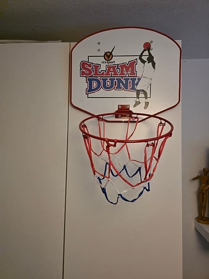 Basketkorg inomhus