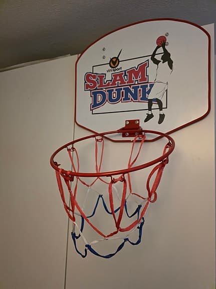 Basketkorg inomhus