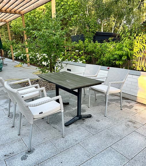 Brafab, Matgrupp utomhus med bord och 4 stolar med dynor -SOMMAR-REA!!