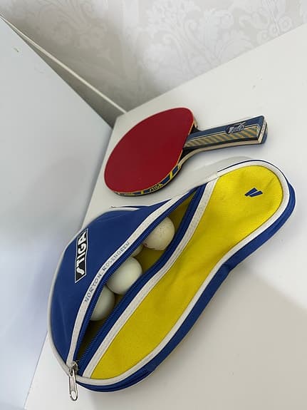 Stiga pingisracket med fodral och bollar