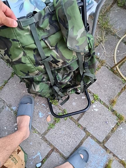 Kamo ryggsäck med bärstol kamouflage