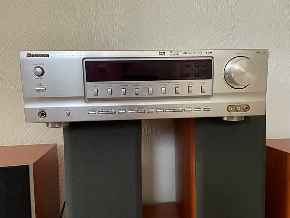 Förstärkare Proson och högalare Warfedale .  surround system