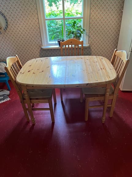 Matgrupp i furu - snidade detaljer