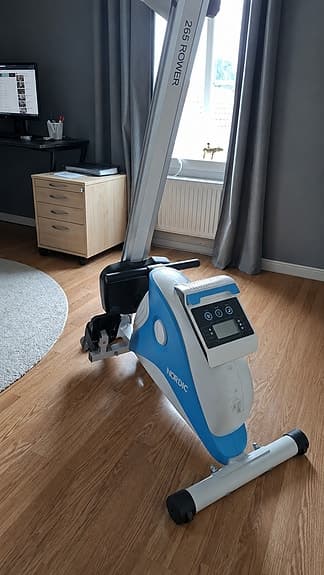 roddmaskin träningsmaskin med display blå/vit