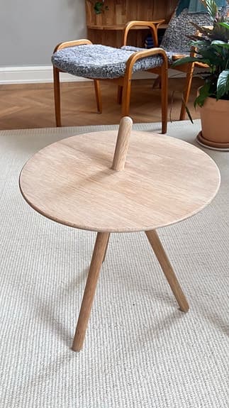 Sidobord / sängbord / soffbord Come here bord, design Steffen Juul för Woud