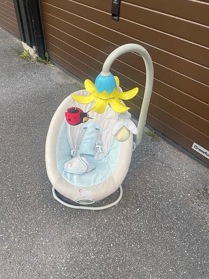 Fin 2me babysitter / babygunga med rolig lekbåge