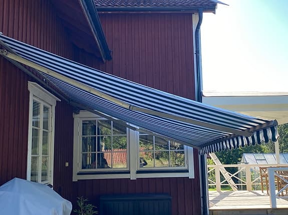 Markis randig grön/vit för altan i fint skick