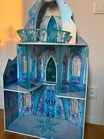 Disney Frost dockhus slott