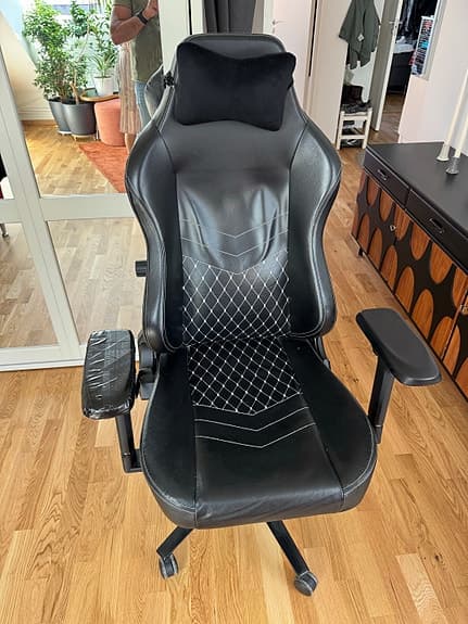 Zen Saga gamingstol i läder (svart)