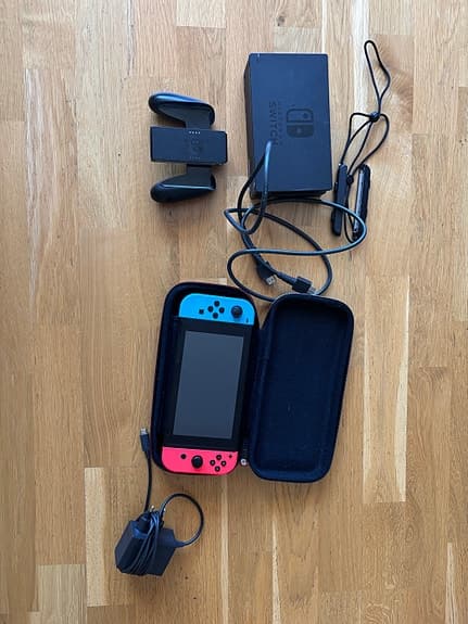 Nintendo Switch spelkonsol neon röd/blå