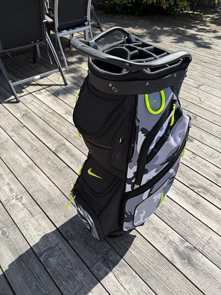 Nike performance vagnbag svart/grå kamouflage