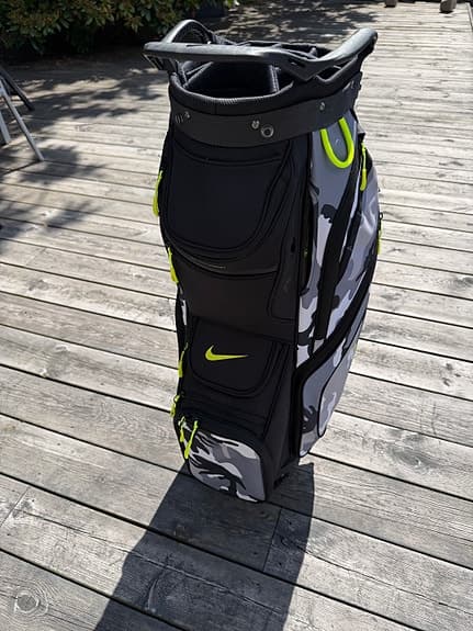 Nike performance vagnbag svart/grå kamouflage