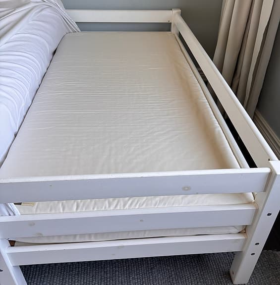 Hoppekids ECO Luxury Juniorsäng med sänghäst 90x200 cm