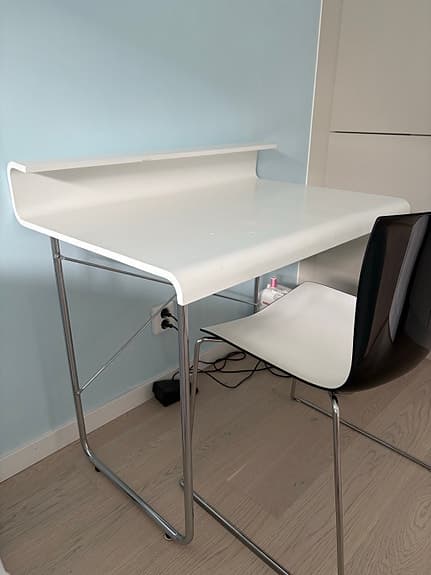 Skrivbord och stol