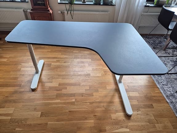 IKEA BEKANT skrivbord